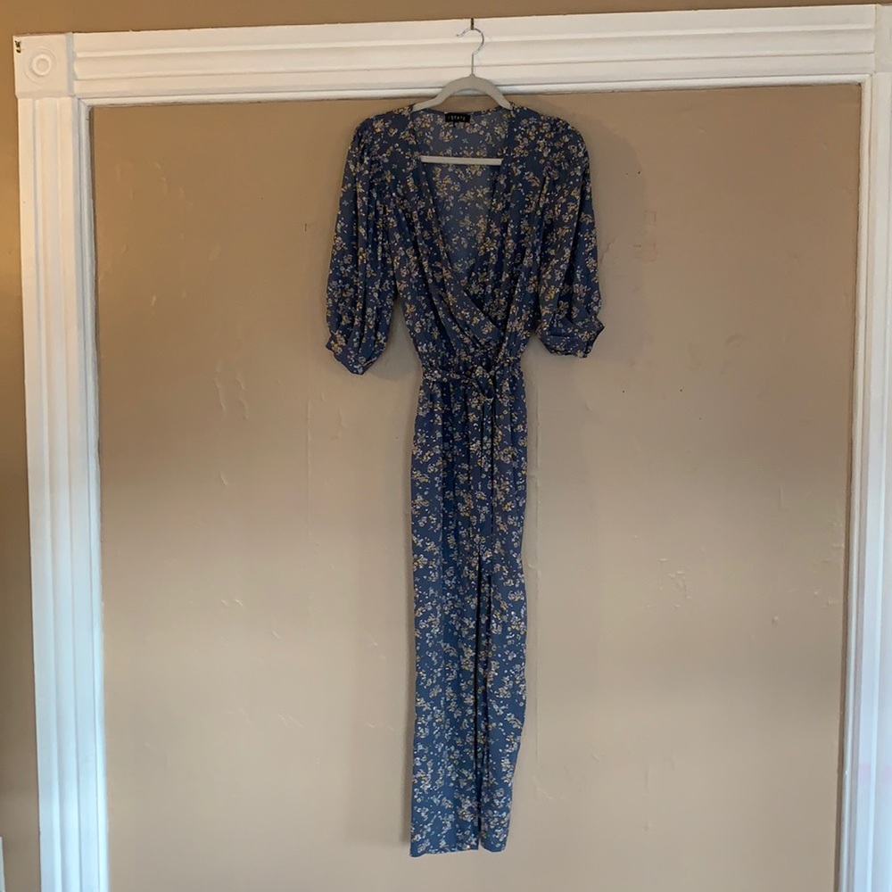 Adorable gray blue floral deep v jumpsuit